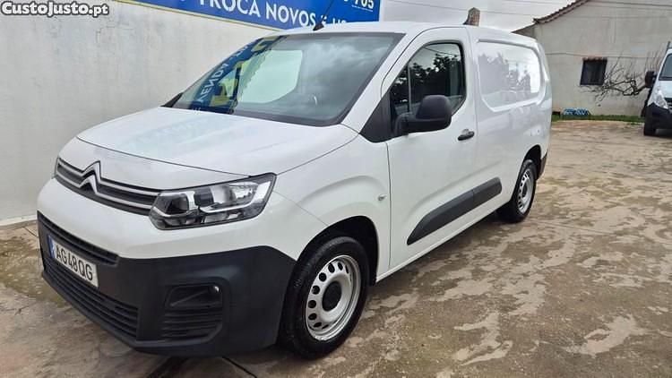 Usado Citroën Berlingo 102 HP (75 kW) 2021 Branco Monovolume