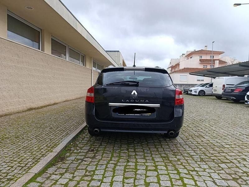 Usado 2008 Renault Laguna III Initiale Paris Sedan | € 5.000 - Imagem 1/4