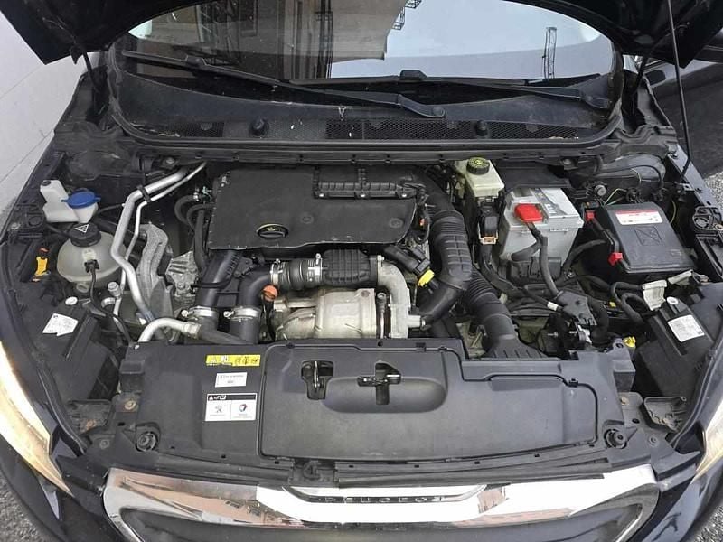 Usado Peugeot 308 120 HP (88 kW) 2015 Preto Citadino