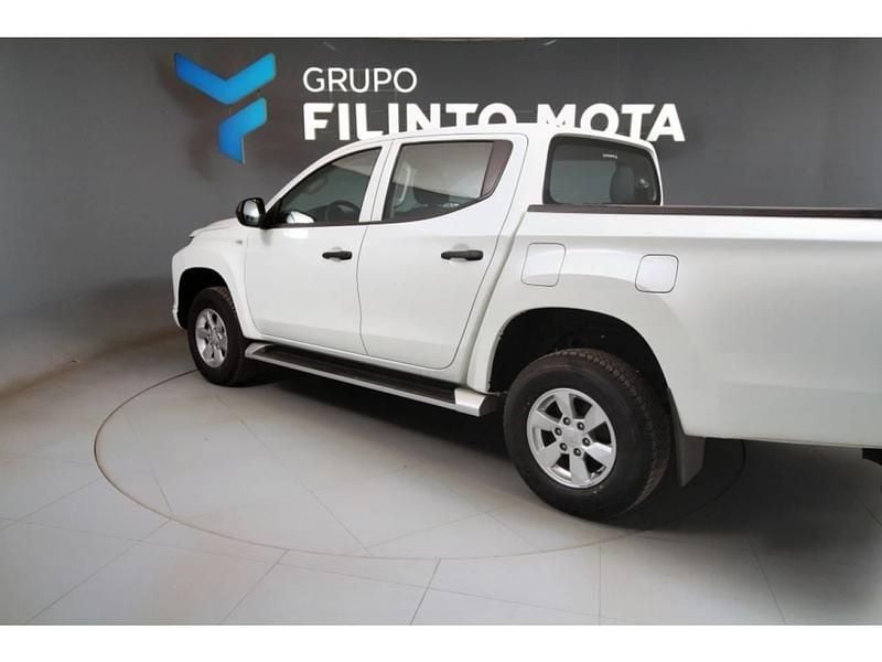 Usado Mitsubishi L200 Invite 154 HP (113 kW) 2022 Branco Pickup