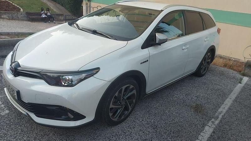 Usado 2018 Toyota Auris Hybrid Sedan | € 11.500 - Imagem 1/1