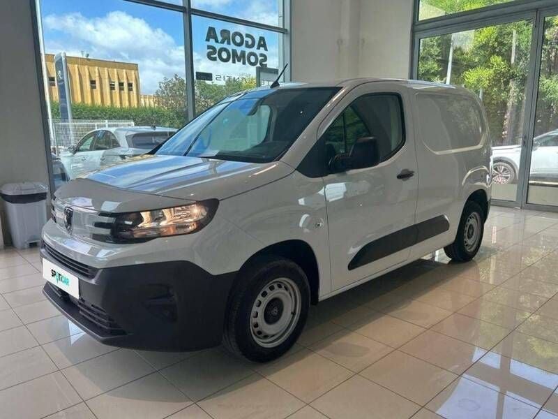 Branco Usado 2024 Peugeot Partner Monovolume | € 19.900 (Preço justo) - Imagem 1/4