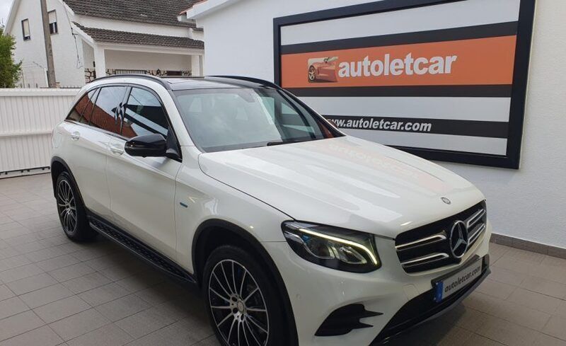 Branco Usado 2016 Mercedes GLC350 AMG line | € 39.900 - Imagem 1/4