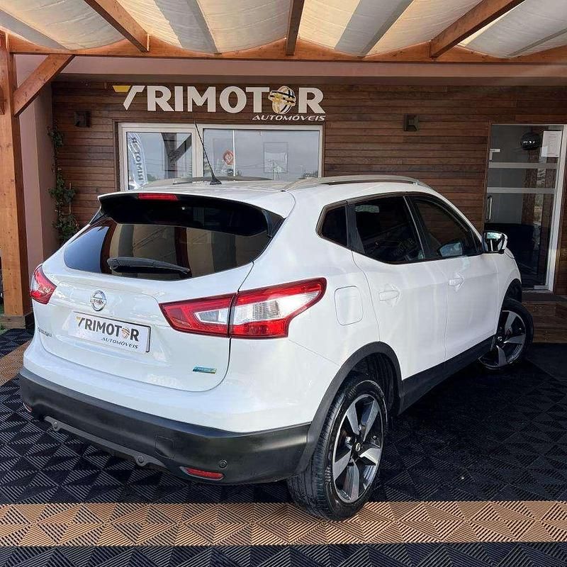 Usado Nissan Qashqai Tekna 110 HP (80 kW) 2015 Branco SUV