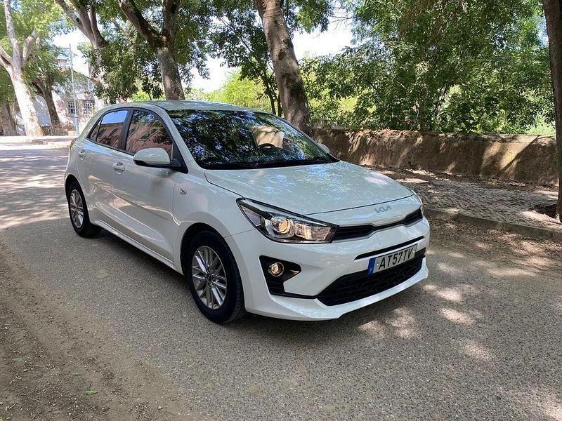 Branco Usado 2022 Kia Rio | € 15.490 (Preço justo) - Imagem 1/4