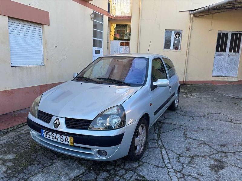 Usado 2001 Renault Clio II Privilege | € 1.500 (Super Preço) - Imagem 1/4