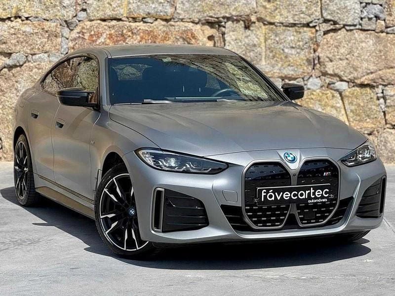 Usado BMW i4 400 kW (544 HP) 2024 Cinzento Sedan