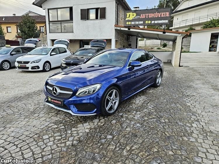 Azul Usado 2017 Mercedes C220 AMG line Coupé | € 27.750 (Preço justo) - Imagem 1/1