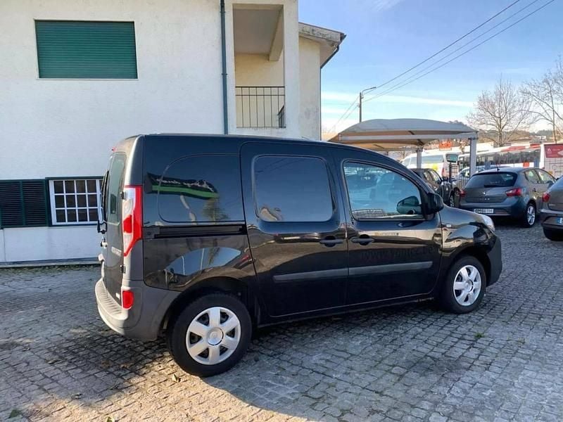 Usado Renault Kangoo 90 HP (66 kW) 2017 Preto Monovolume