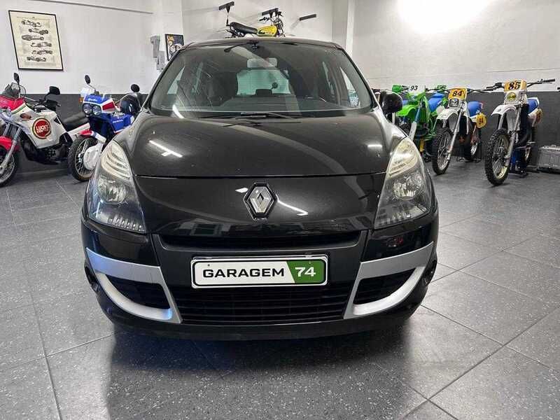 Preto Usado 2010 Renault Scénic III Dynamique Monovolume | € 7.500 (Preço justo) - Imagem 1/4