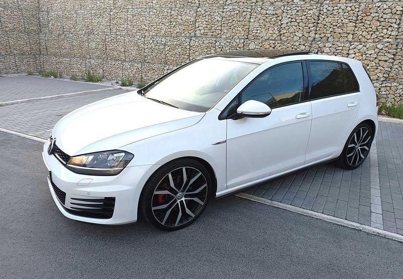 Usado 2015 VW Golf VII GTD Sedan | € 17.980 (Preço justo) - Imagem 1/4