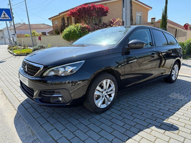 Preto Usado 2018 Peugeot 308 Style Carrinha | € 10.900 (Preço justo) - Imagem 1/4
