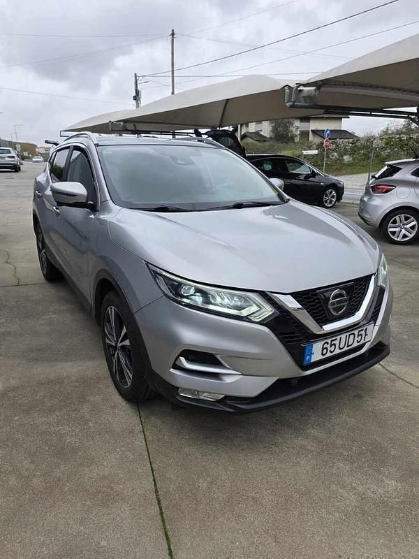 Usado Nissan Qashqai 115 HP (84 kW) 2018 Cinzento SUV