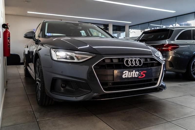 Usado Audi A4 163 HP (119 kW) 2020 Antracite Carrinha
