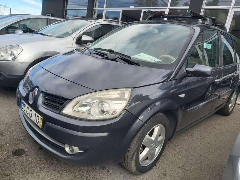 Cinzento Usado 2006 Renault Grand Scénic II Dynamique Monovolume | € 3.650 (Bom preço) - Imagem 1/4