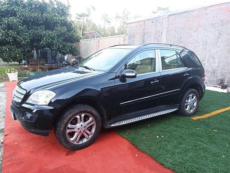 Usado 2006 Mercedes ML320 SUV | € 12.500 - Imagem 1/4