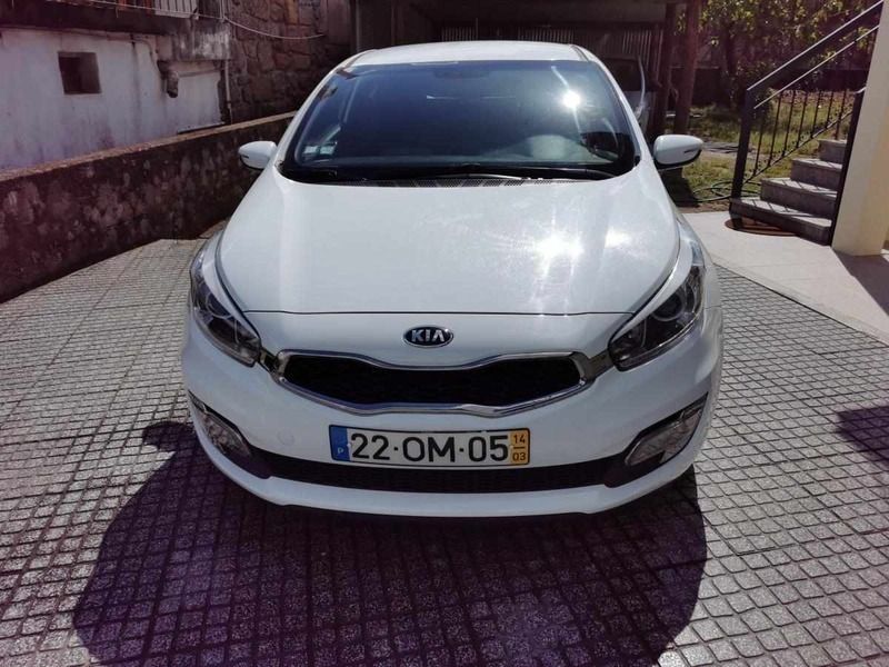 Branco Usado 2014 Kia Ceed Carrinha | € 8.999 (Bom preço) - Imagem 1/4