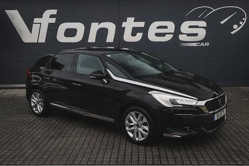 Usado DS Automobiles DS5 So Chic 120 HP (88 kW) 2018 Preto Citadino