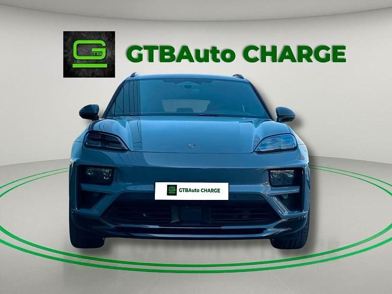 Cinza Usado 2025 Porsche Macan Turbo SUV | € 133.000 - Imagem 1/4