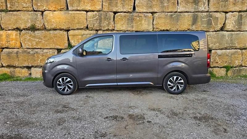Usado Citroën Spacetourer Feel 120 HP (88 kW) 2019 Cinza Monovolume