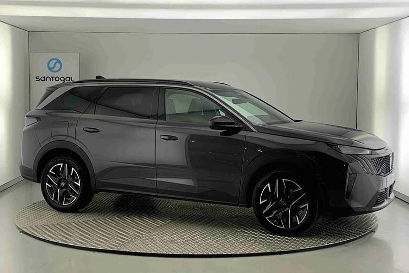 Cinzento Usado 2025 Peugeot 5008 Allure Monovolume | € 36.490 - Imagem 1/4