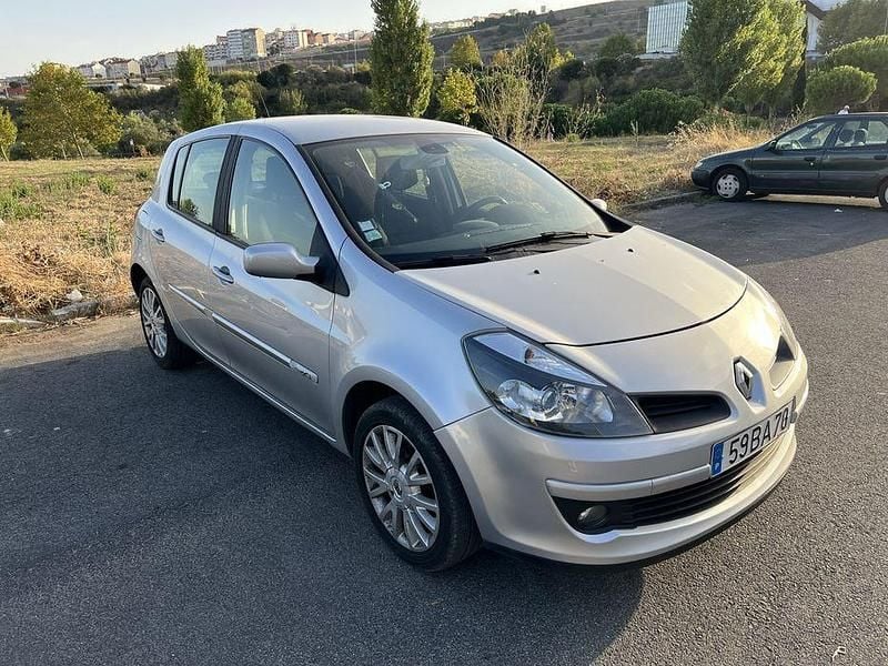 Usado 2005 Renault Clio II Sedan | € 3.250 (Preço elevado) - Imagem 1/4