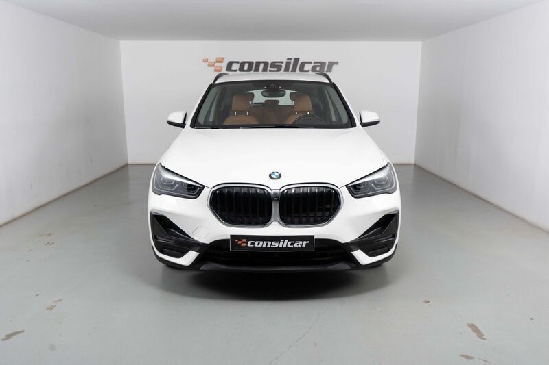 Branco Usado 2021 BMW X1 Sport Line SUV | € 26.980 - Imagem 1/4