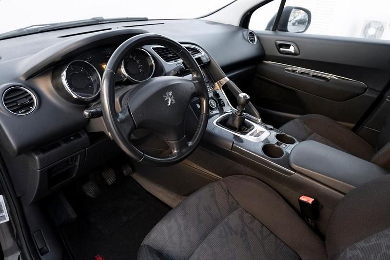 Usado Peugeot 3008 112 HP (82 kW) 2011 Preto Carrinha