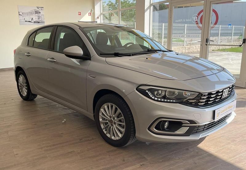 Usado Fiat Tipo City Life 95 HP (69 kW) 2022 Cinzento Sedan