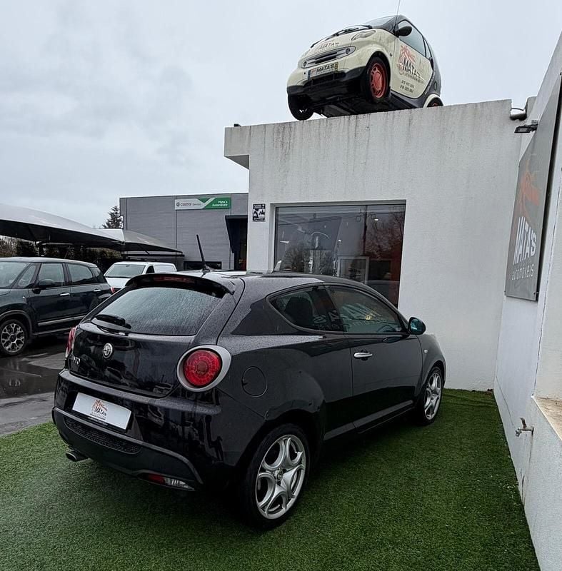 Usado Alfa Romeo MiTo Distinctive 85 HP (62 kW) 2015 Preto Citadino