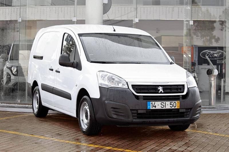 Branco Usado 2016 Peugeot Partner Monovolume | € 10.750 (Preço elevado) - Imagem 1/4