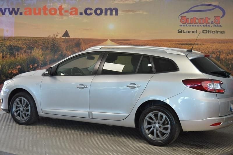 Usado Renault Mégane III 110 HP (80 kW) 2015 Cinzento Carrinha