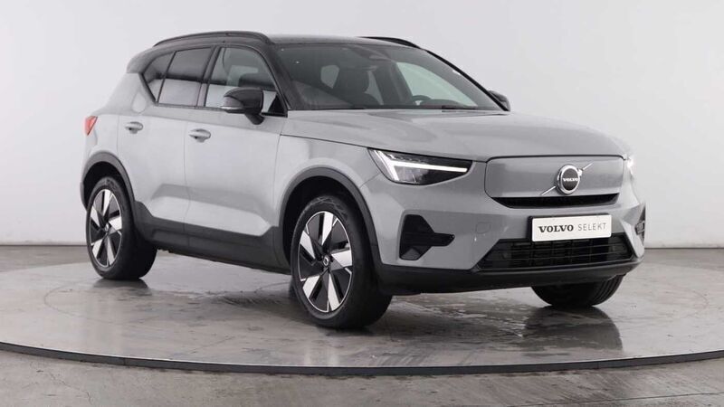 Cinzento Usado 2024 Volvo XC40 SUV | € 44.600 (Preço justo) - Imagem 1/4