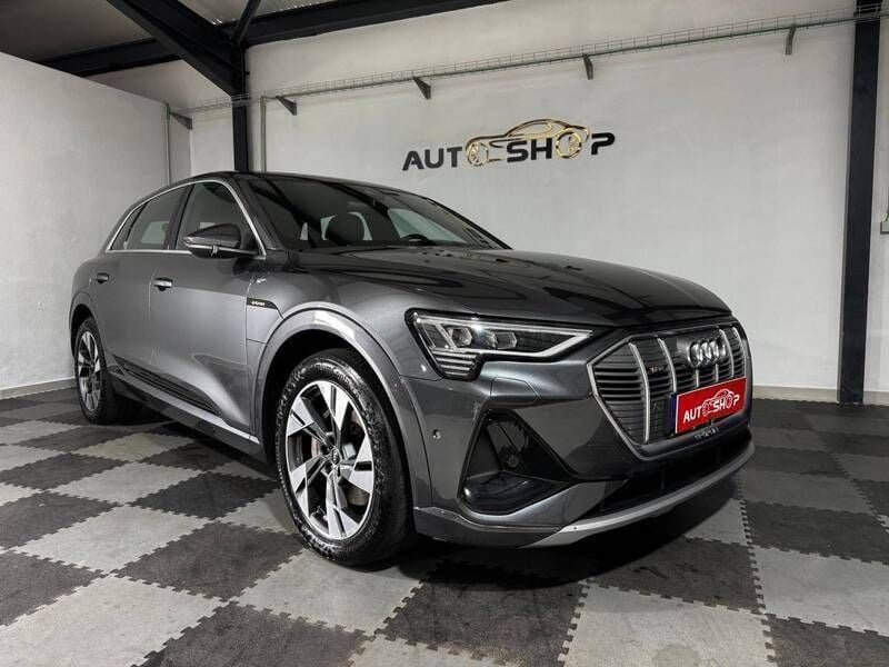 Cinza Usado 2022 Audi e-tron S-Line SUV | € 41.990 (Preço justo) - Imagem 1/4