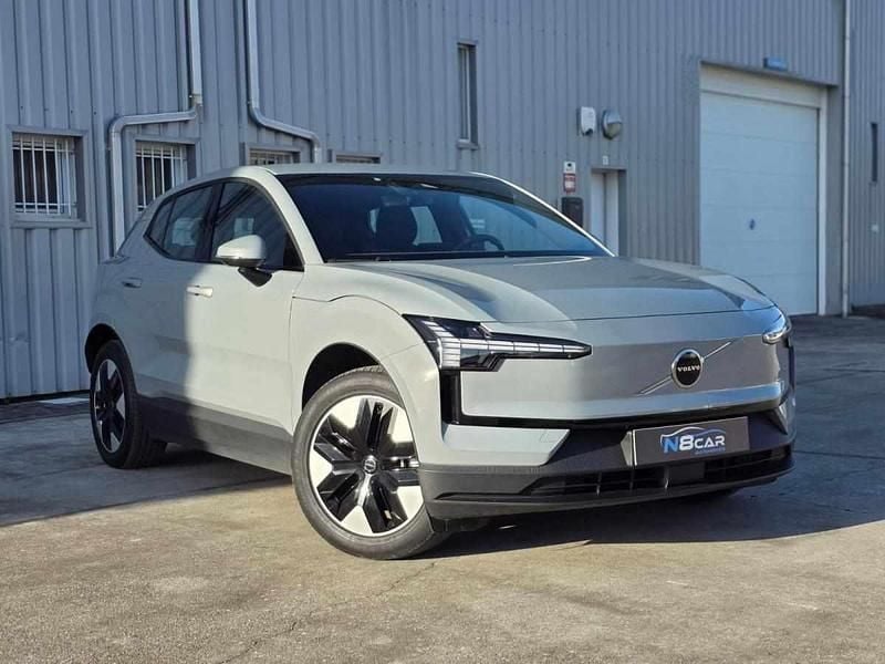 Usado Volvo EX30 Single Motor Extended Range 200 kW (272 HP) 2024 Cinzento SUV