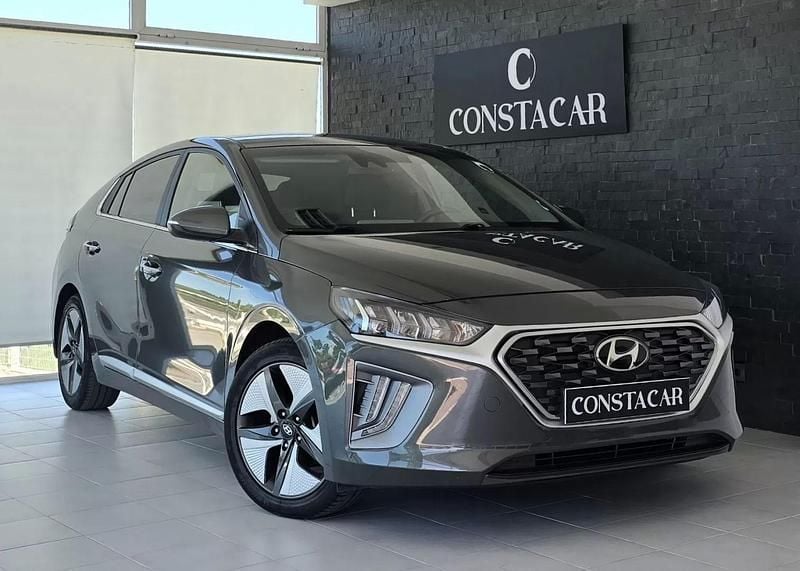 Cinzento Usado 2021 Hyundai Ioniq Sedan | € 20.750 (Preço justo) - Imagem 1/4