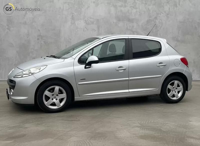 Usado Peugeot 207 Premium 90 HP (66 kW) 2011 Cinza prata Citadino