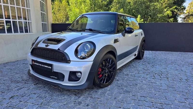 Cinzento Usado 2011 Mini John Cooper Works Citadino | € 14.990 (Preço justo) - Imagem 1/4