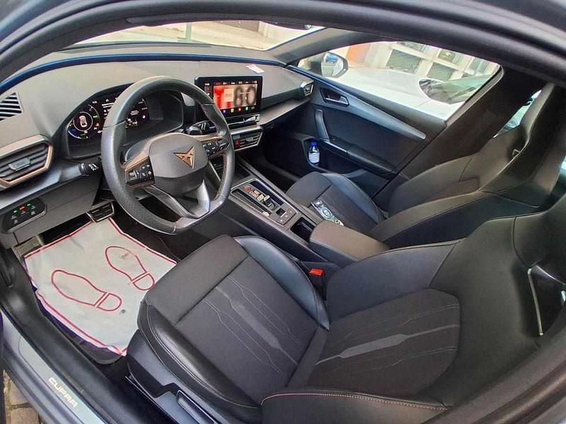 Usado Cupra Leon 245 HP (180 kW) 2021 Cinzento Citadino