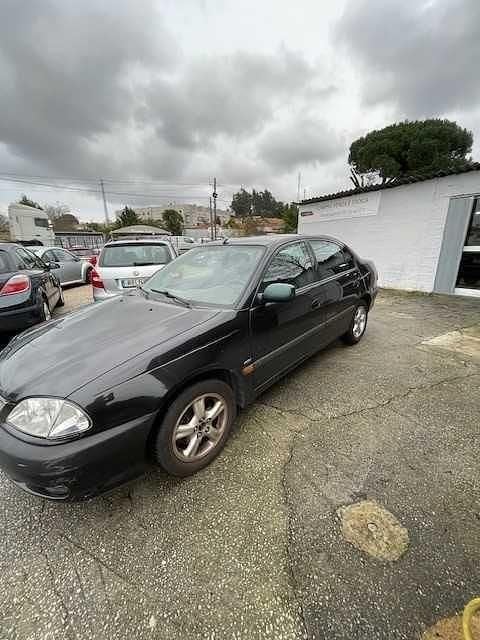 Usado Toyota Avensis Executive 110 HP (80 kW) 2000 Sedan