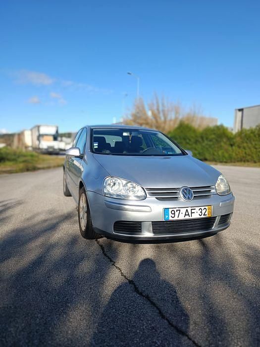Usado 2005 VW Golf V Sedan | € 3.800 - Imagem 1/4