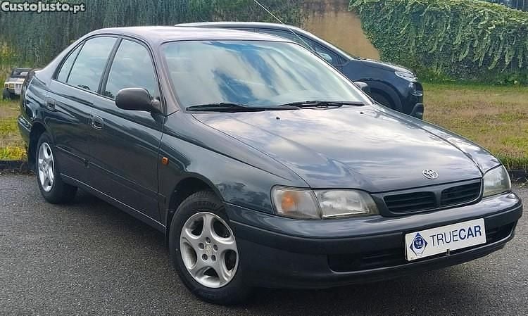 Cinza Usado 1997 Toyota Carina E Sedan | € 3.500 - Imagem 1/1