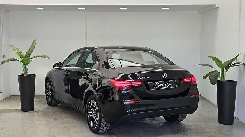 Usado Mercedes A250 Progressive 218 HP (160 kW) 2023 Preto Sedan