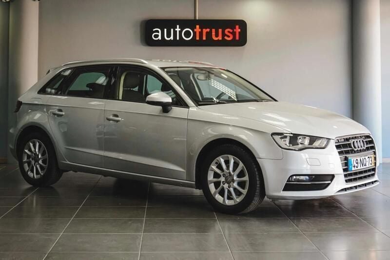 Cinzento Usado 2013 Audi A3 Citadino | € 12.900 (Preço justo) - Imagem 1/4