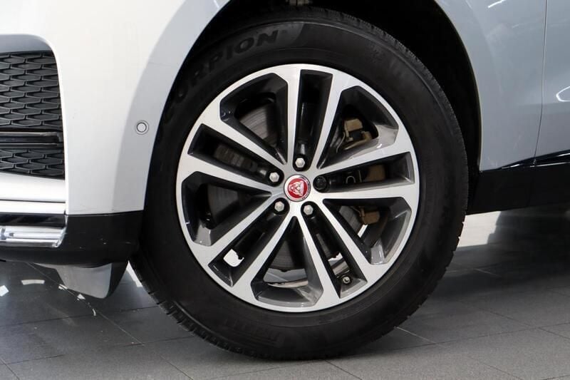 Usado Jaguar F-Pace 404 HP (297 kW) 2021 Cinzento SUV