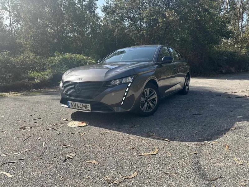 Cinzento Usado 2022 Peugeot 308 Active Carrinha | € 26.900 (Caro) - Imagem 1/4