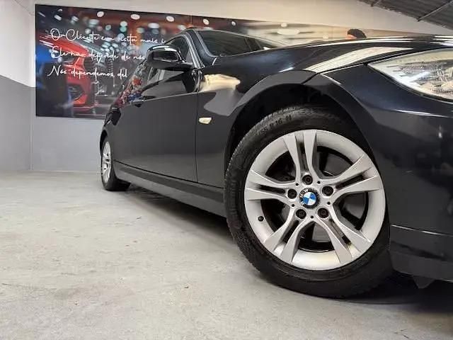 Usado BMW 318 Exclusive 143 HP (105 kW) 2011 Preto Carrinha