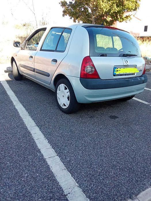 Usado 2002 Renault Clio II Sedan | € 1.600 - Imagem 1/4
