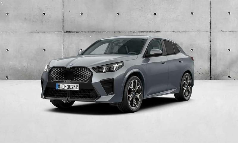 Storm bay metalizada Novo 2025 BMW iX2 Comfort Edition SUV | € 64.115 - Imagem 1/4