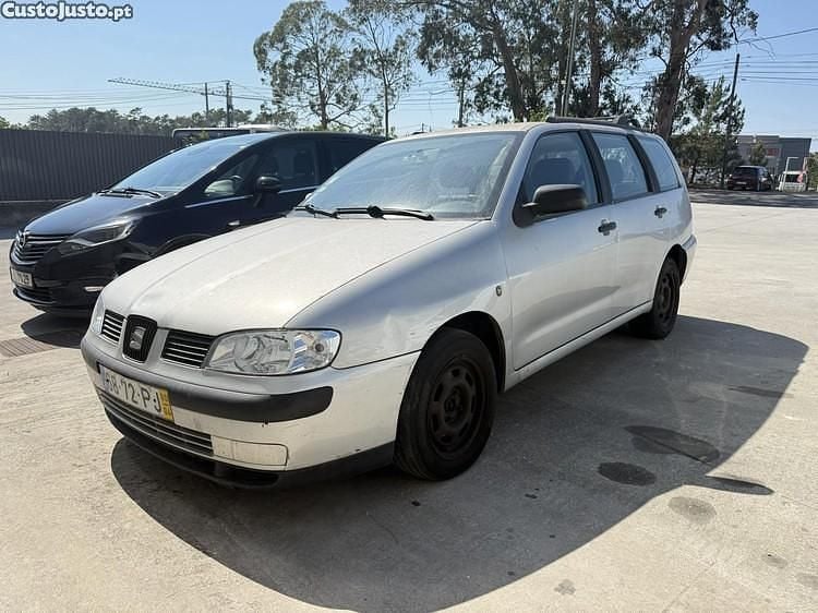 Cinza Usado 2000 Seat Cordoba Carrinha | € 2.250 - Imagem 1/1